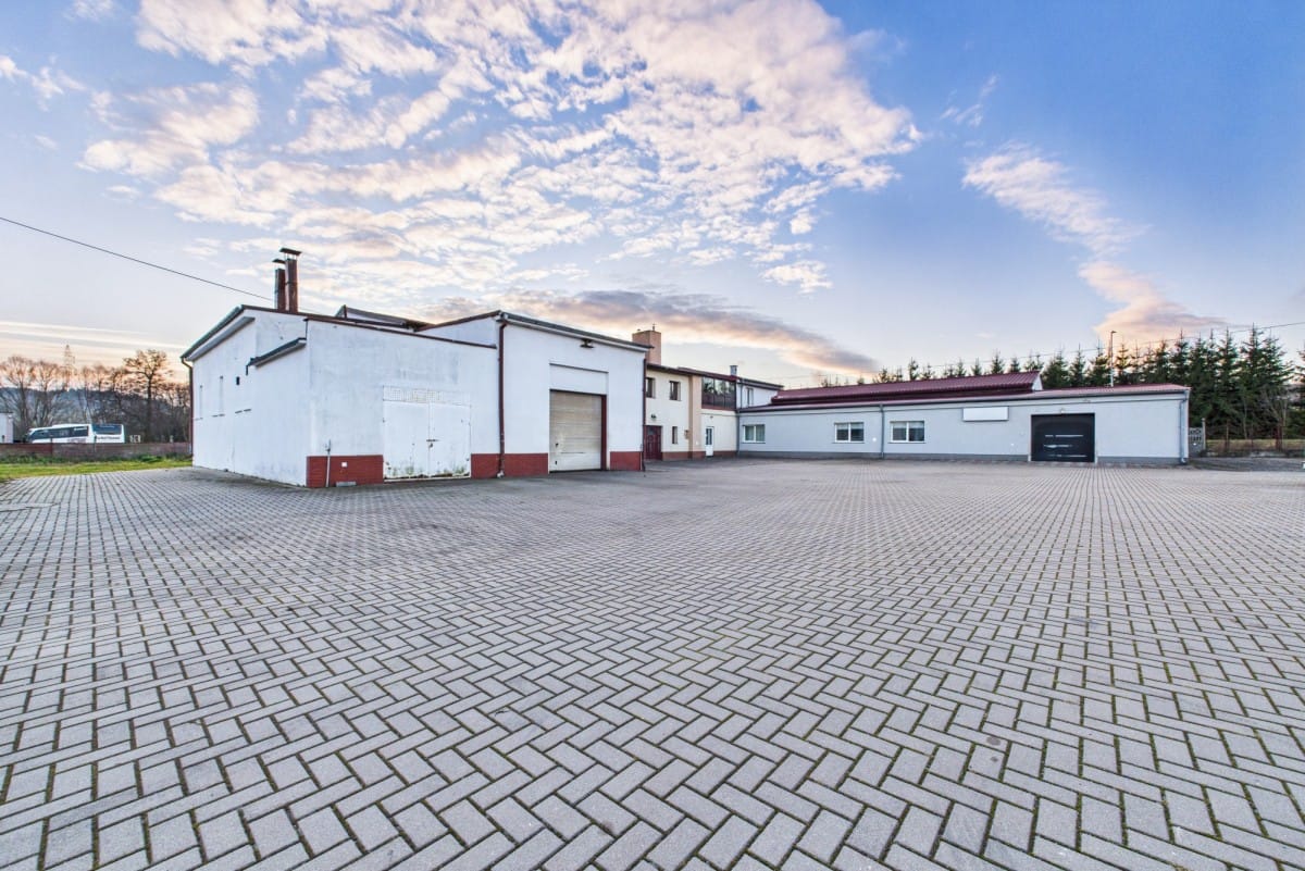 Lokal użytkowy  pokojowe na Sprzedaż