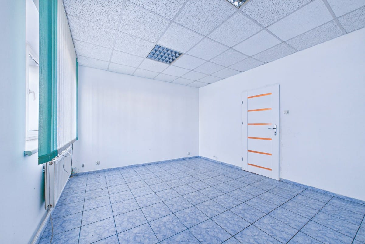 Lokal użytkowy  pokojowe na Sprzedaż