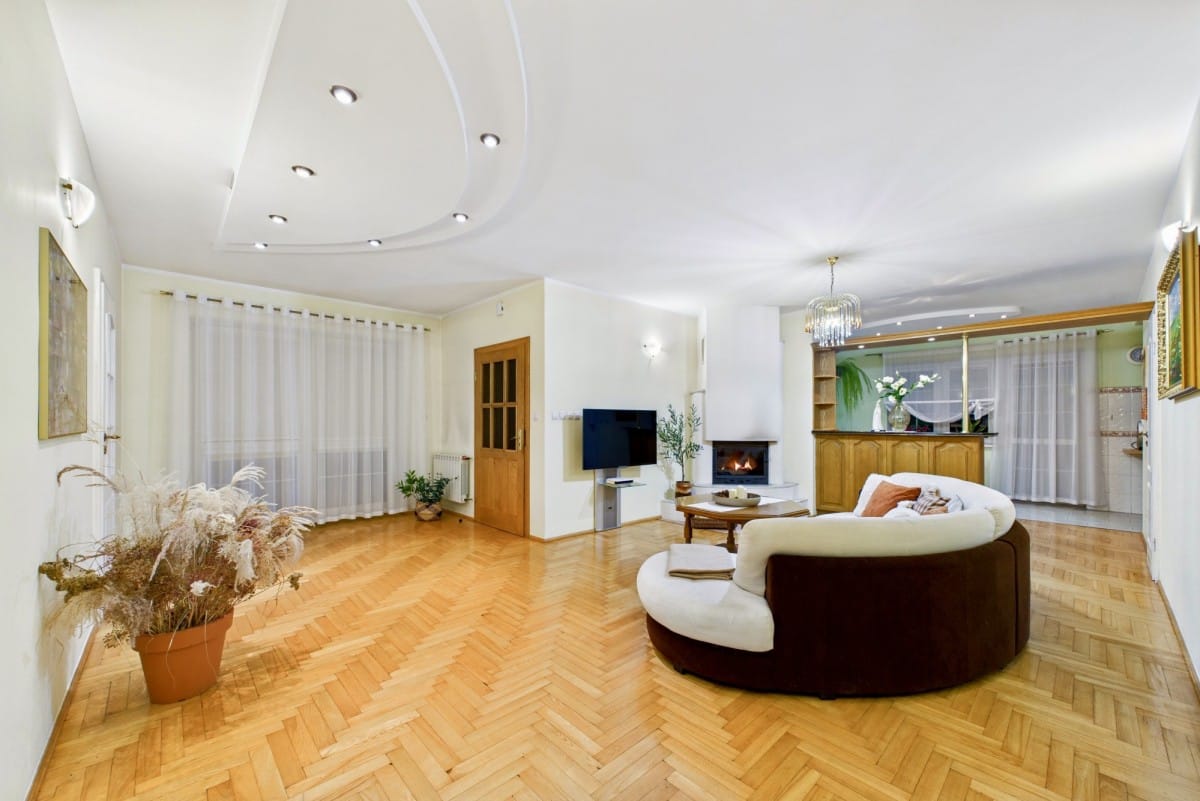 Lokal użytkowy  pokojowe na Sprzedaż