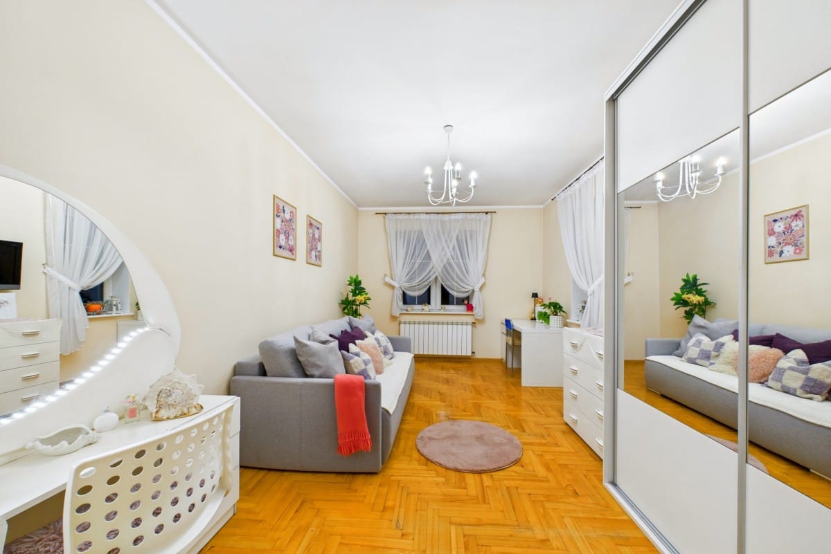 Lokal użytkowy  pokojowe na Sprzedaż