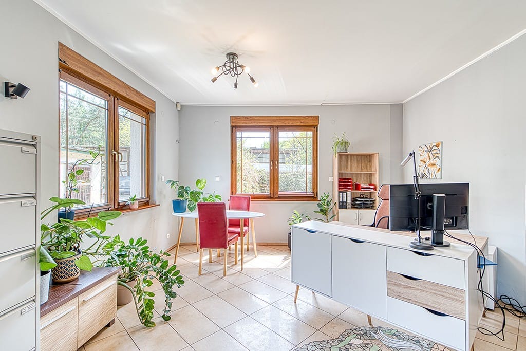 Lokal użytkowy  pokojowe na Sprzedaż