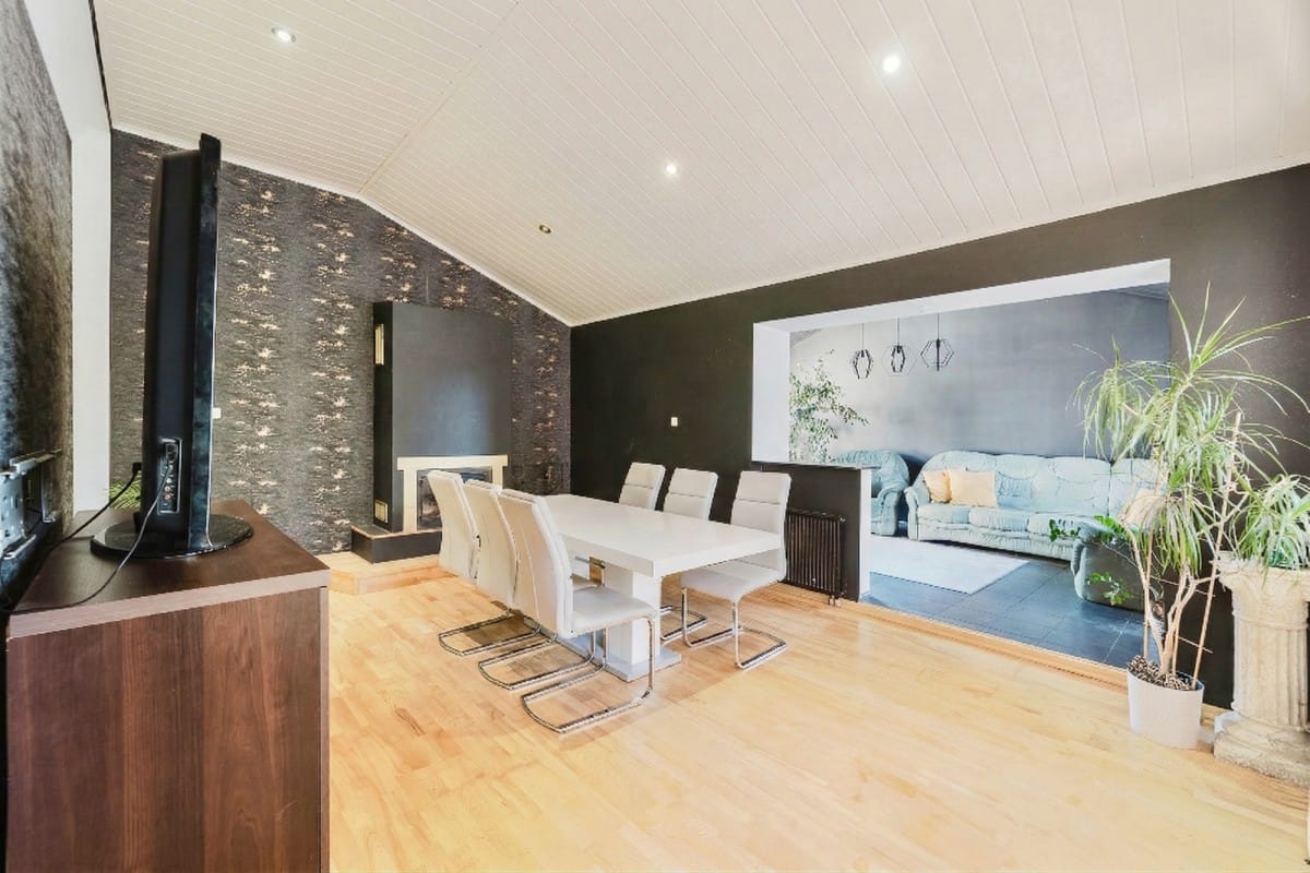 Dom 6 pokojowe na Sprzedaż