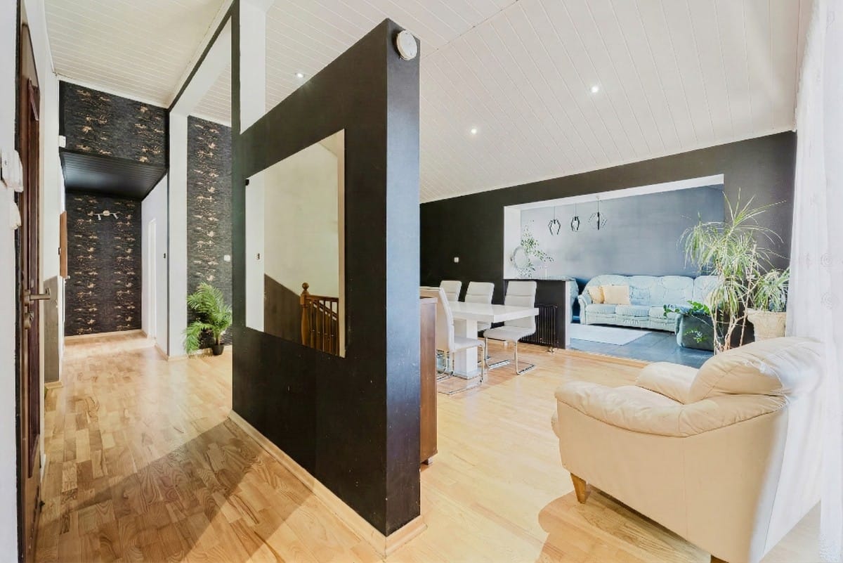 Dom 6 pokojowe na Sprzedaż