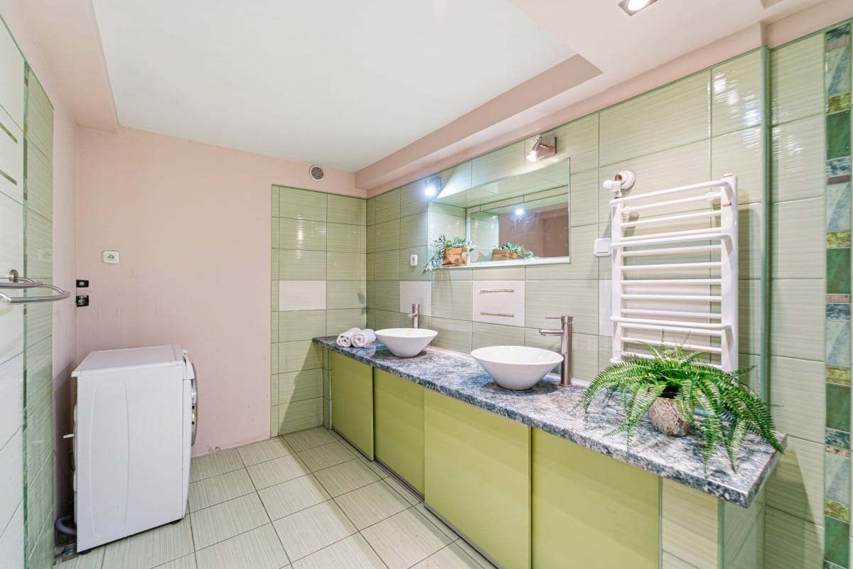 Dom 6 pokojowe na Sprzedaż