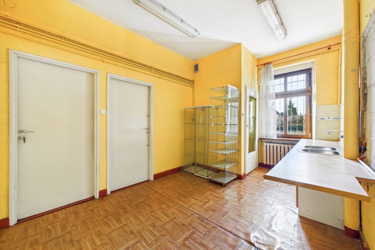 Lokal użytkowy  pokojowe na Sprzedaż