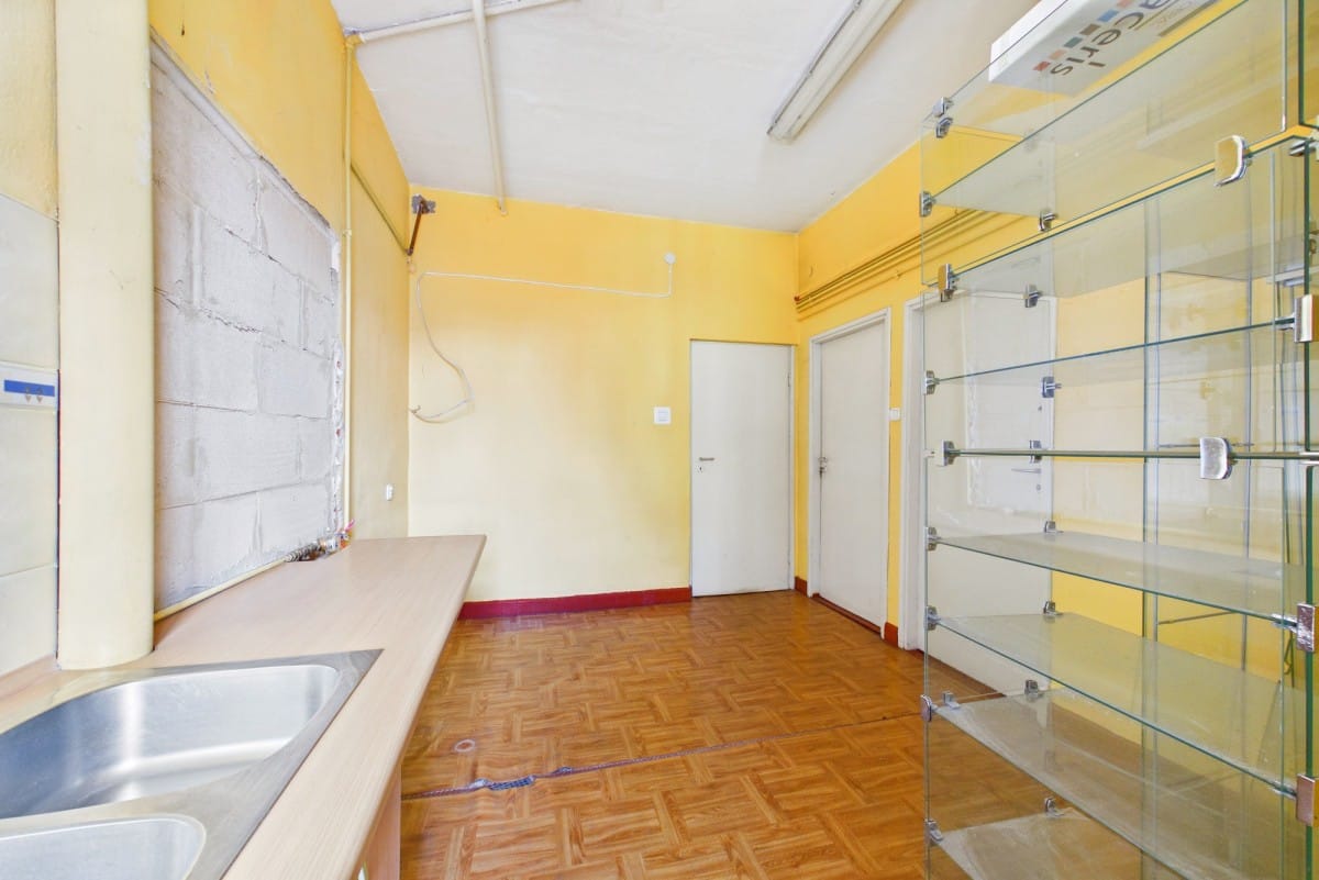 Lokal użytkowy  pokojowe na Sprzedaż