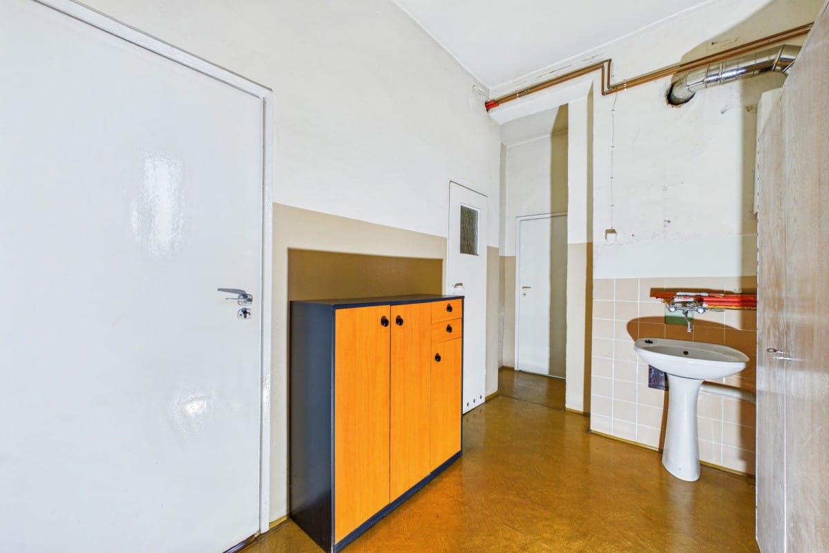 Lokal użytkowy  pokojowe na Sprzedaż