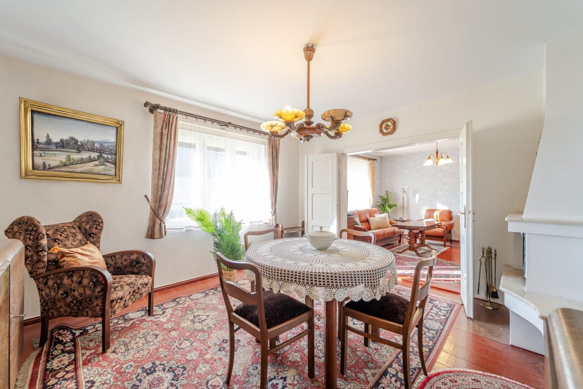 Dom 8 pokojowe na Sprzedaż