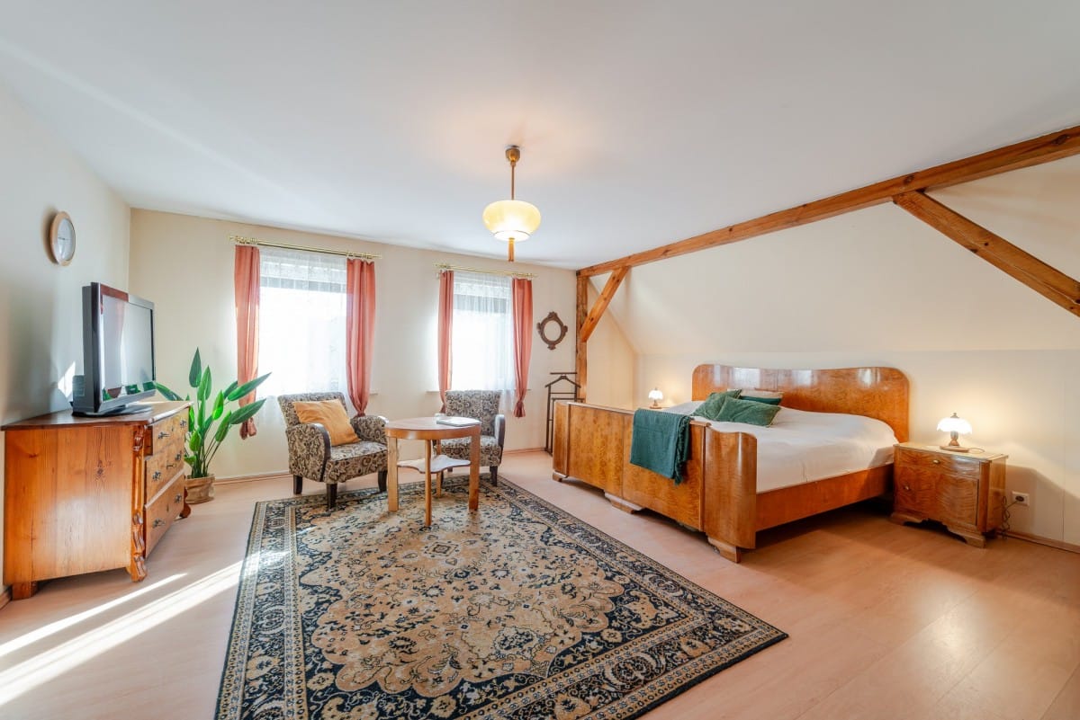 Dom 8 pokojowe na Sprzedaż