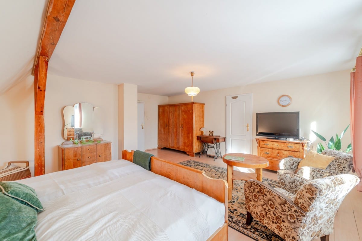 Dom 8 pokojowe na Sprzedaż