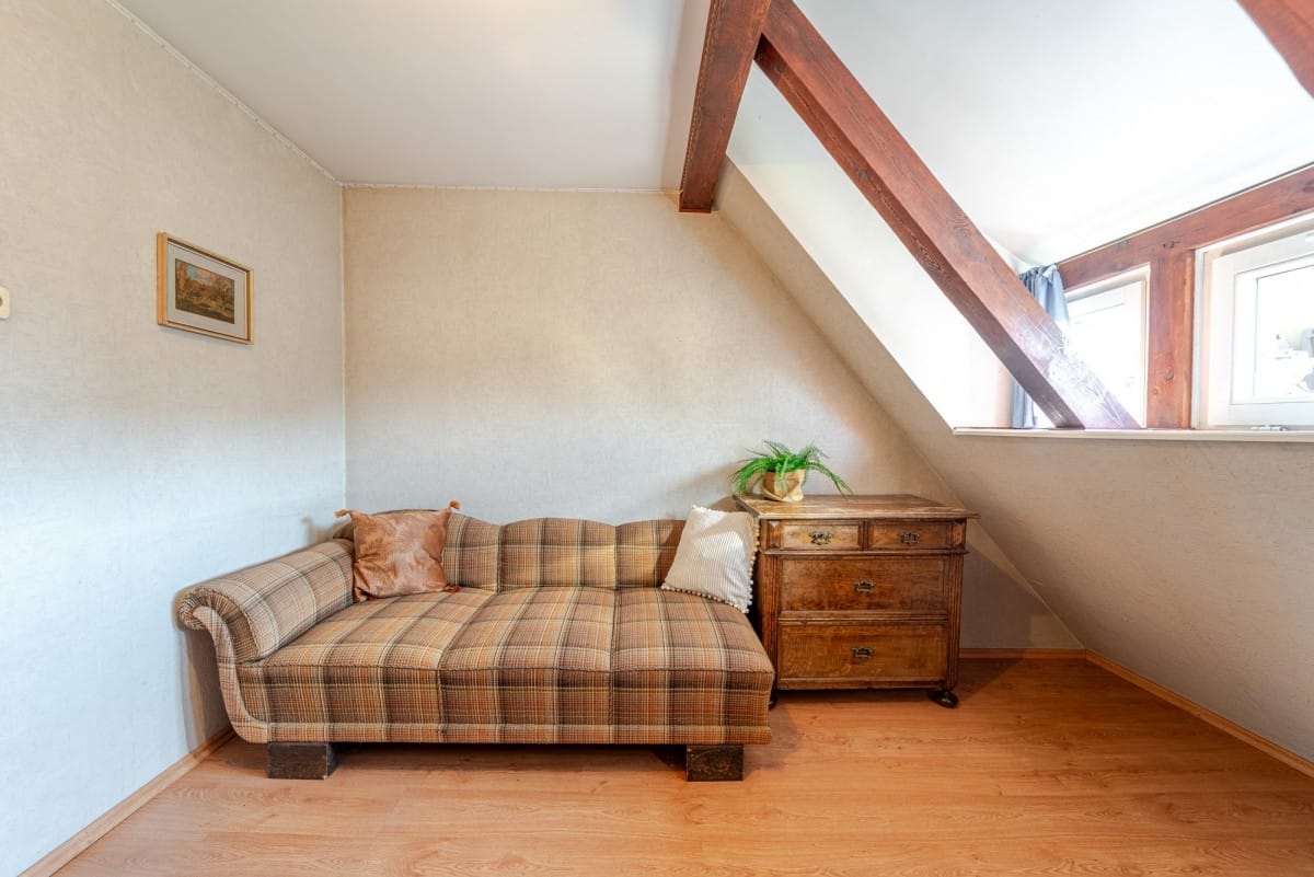 Dom 8 pokojowe na Sprzedaż