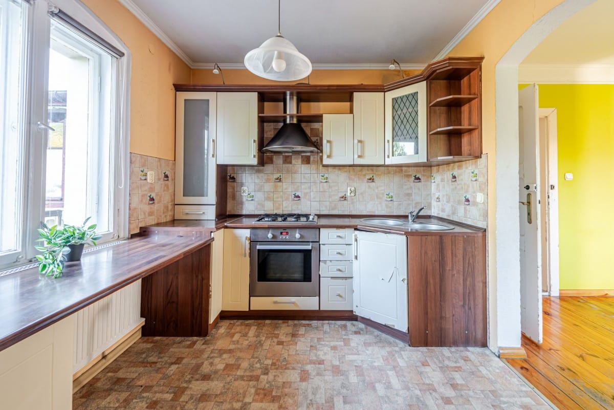 Dom 8 pokojowe na Sprzedaż