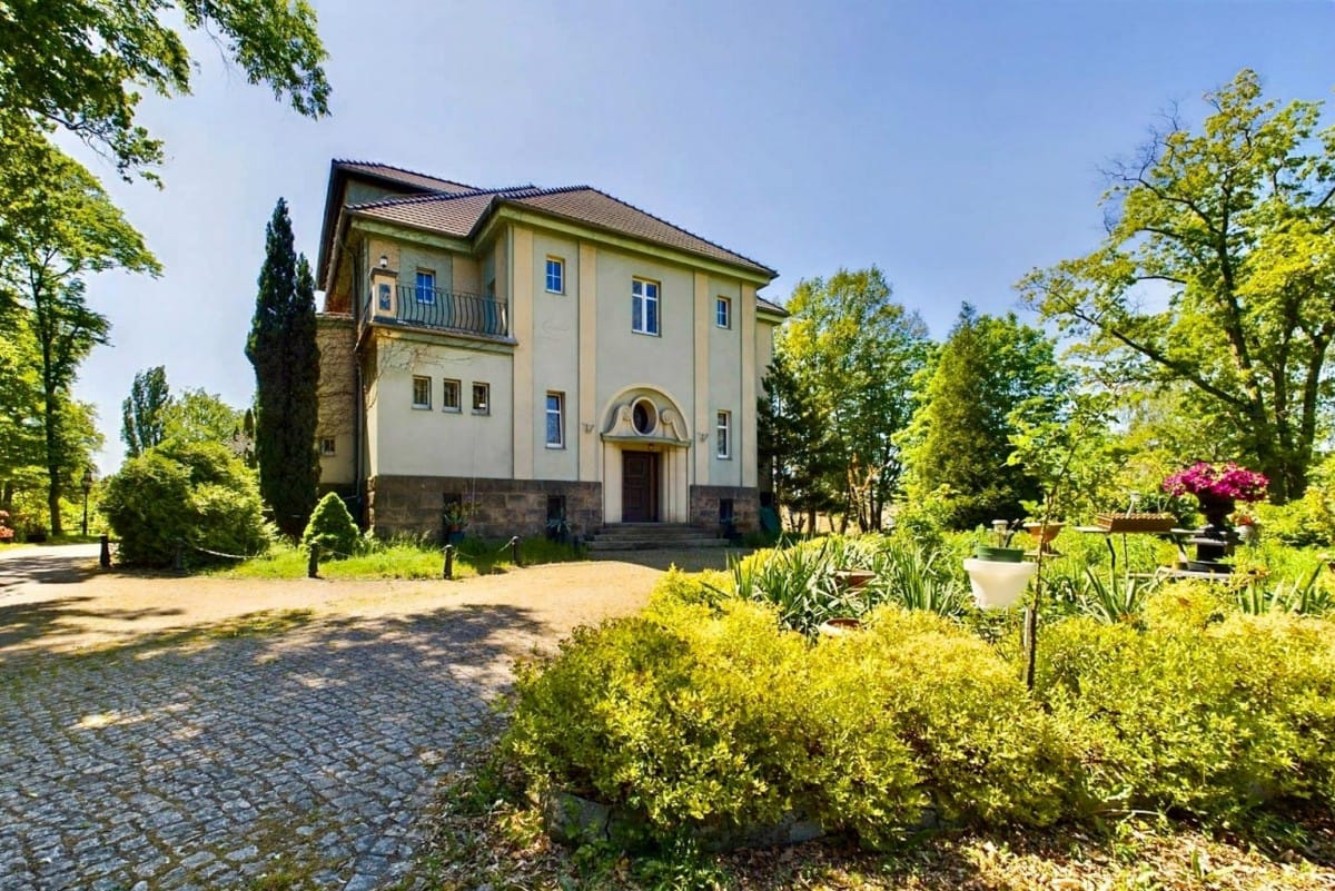 Lokal użytkowy  pokojowe na Sprzedaż