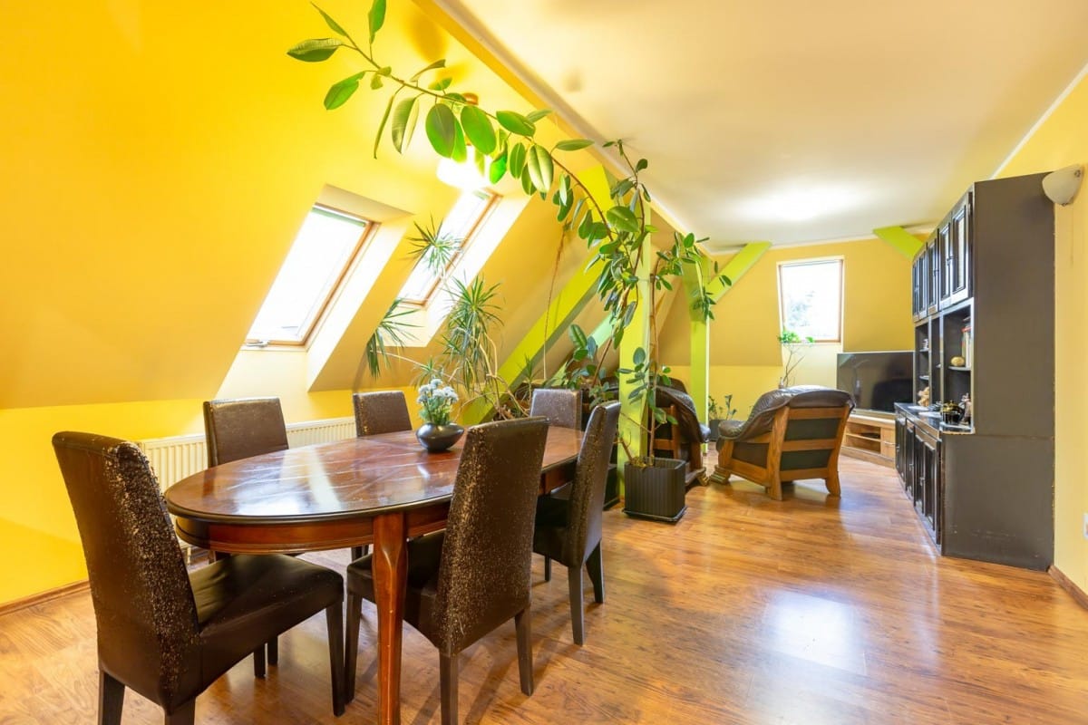 Lokal użytkowy  pokojowe na Sprzedaż