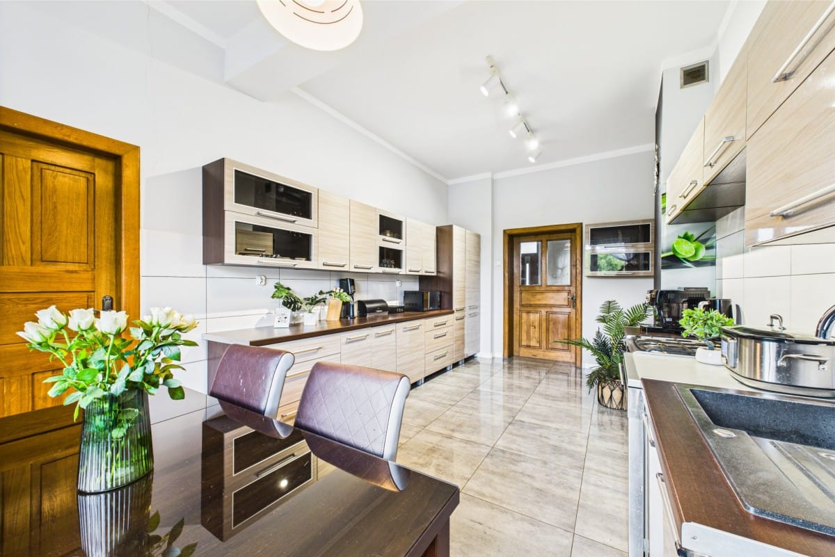 Dom 7 pokojowe na Sprzedaż