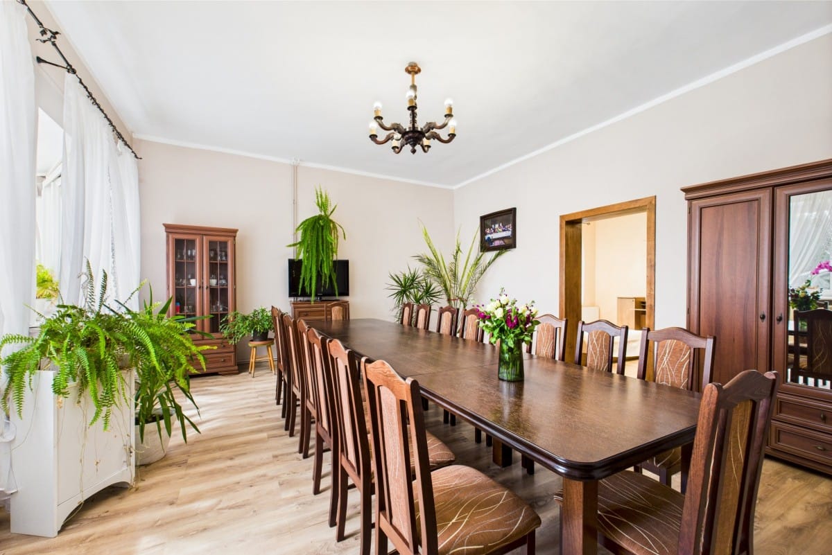 Dom 7 pokojowe na Sprzedaż