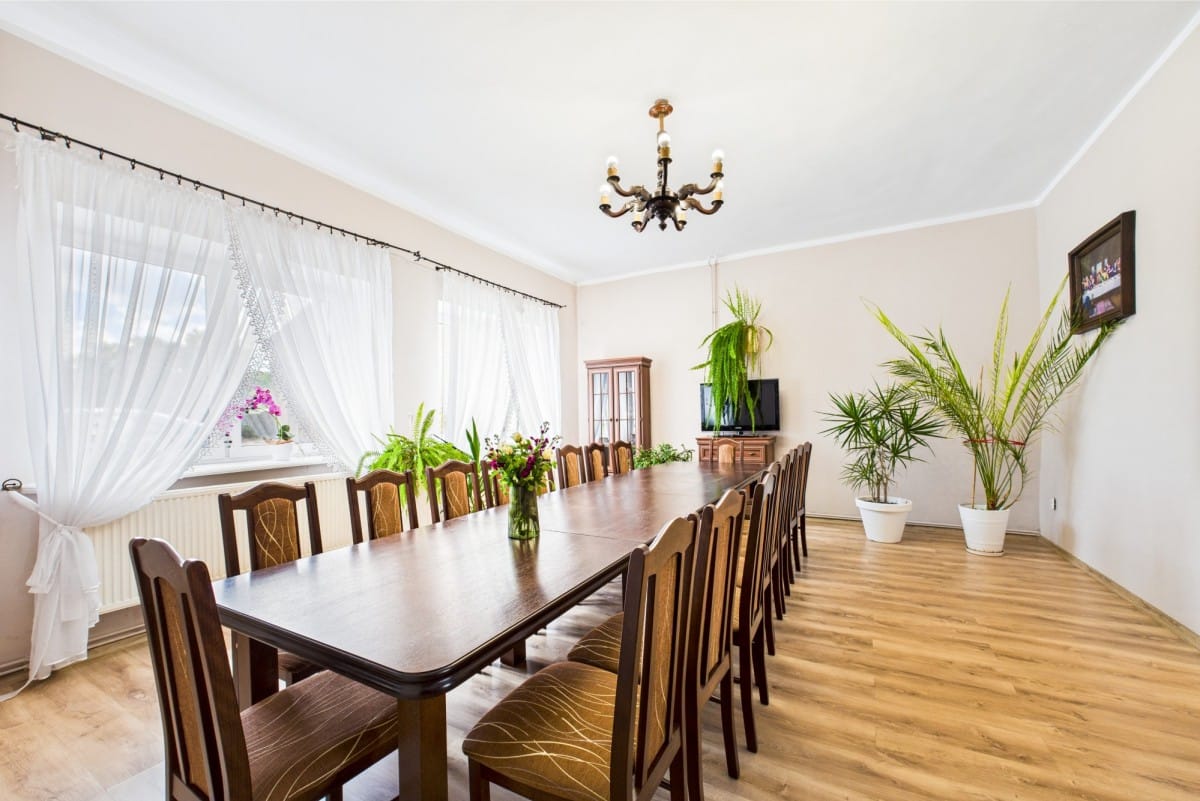 Dom 7 pokojowe na Sprzedaż