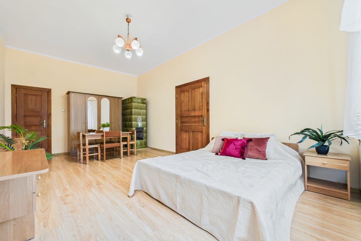 Dom 7 pokojowe na Sprzedaż