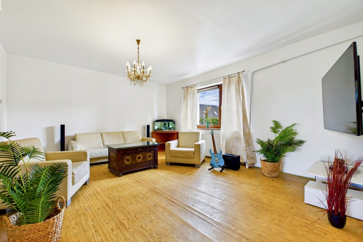 Dom 4 pokojowe na Sprzedaż