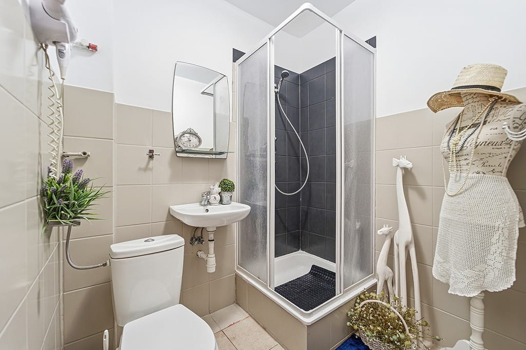 Lokal użytkowy  pokojowe na Sprzedaż