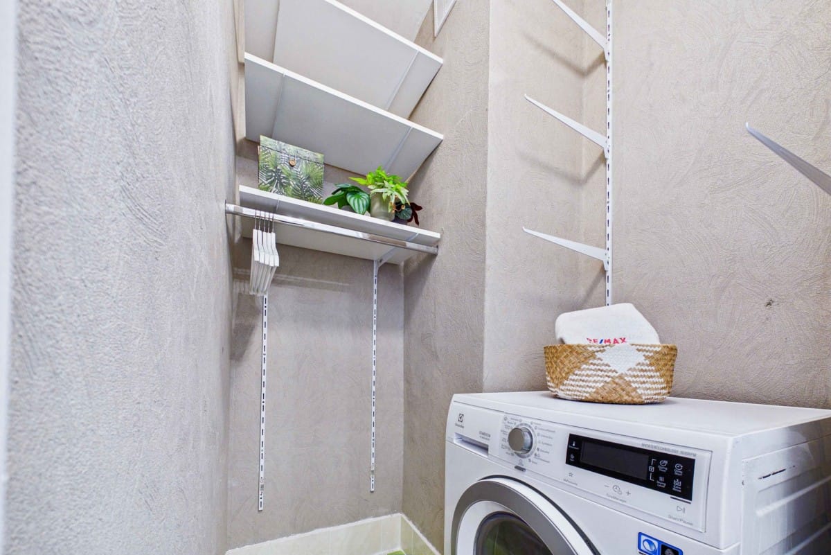 Mieszkanie 9 pokojowe na Sprzedaż