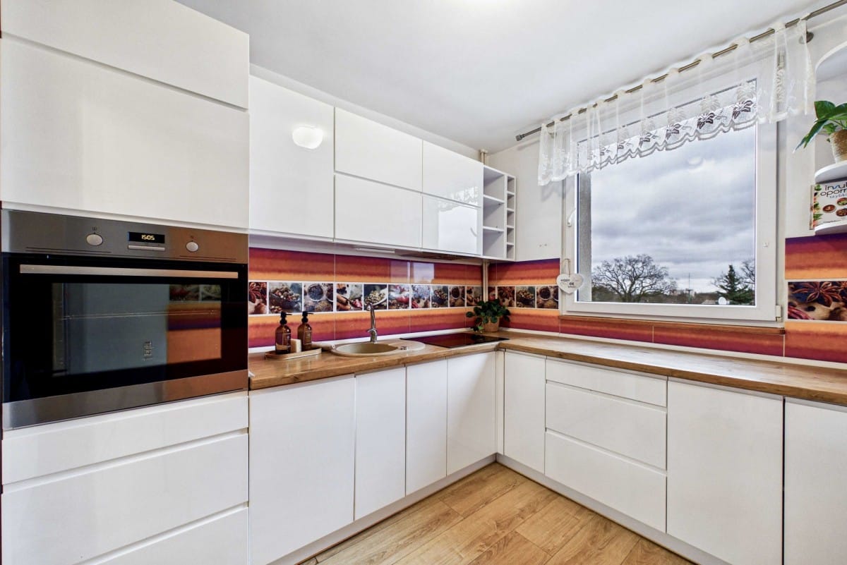 Mieszkanie 9 pokojowe na Sprzedaż