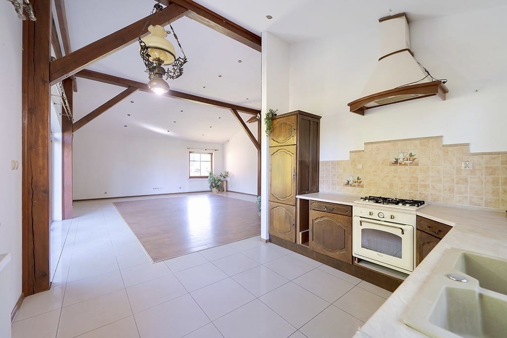 Dom 4 pokojowe na Sprzedaż