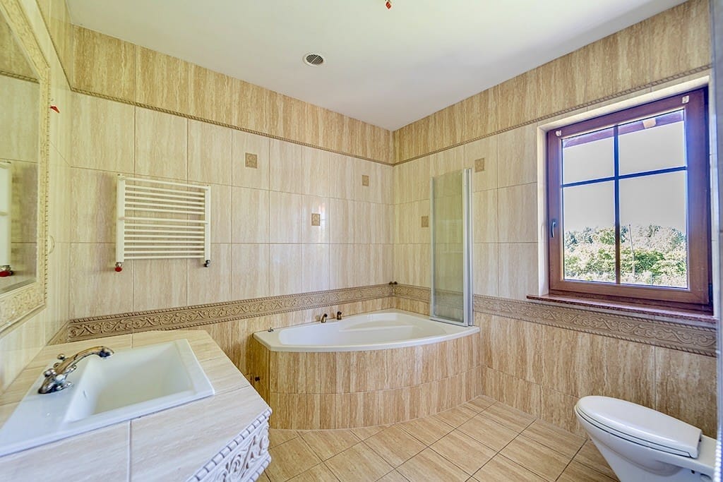 Dom 4 pokojowe na Sprzedaż