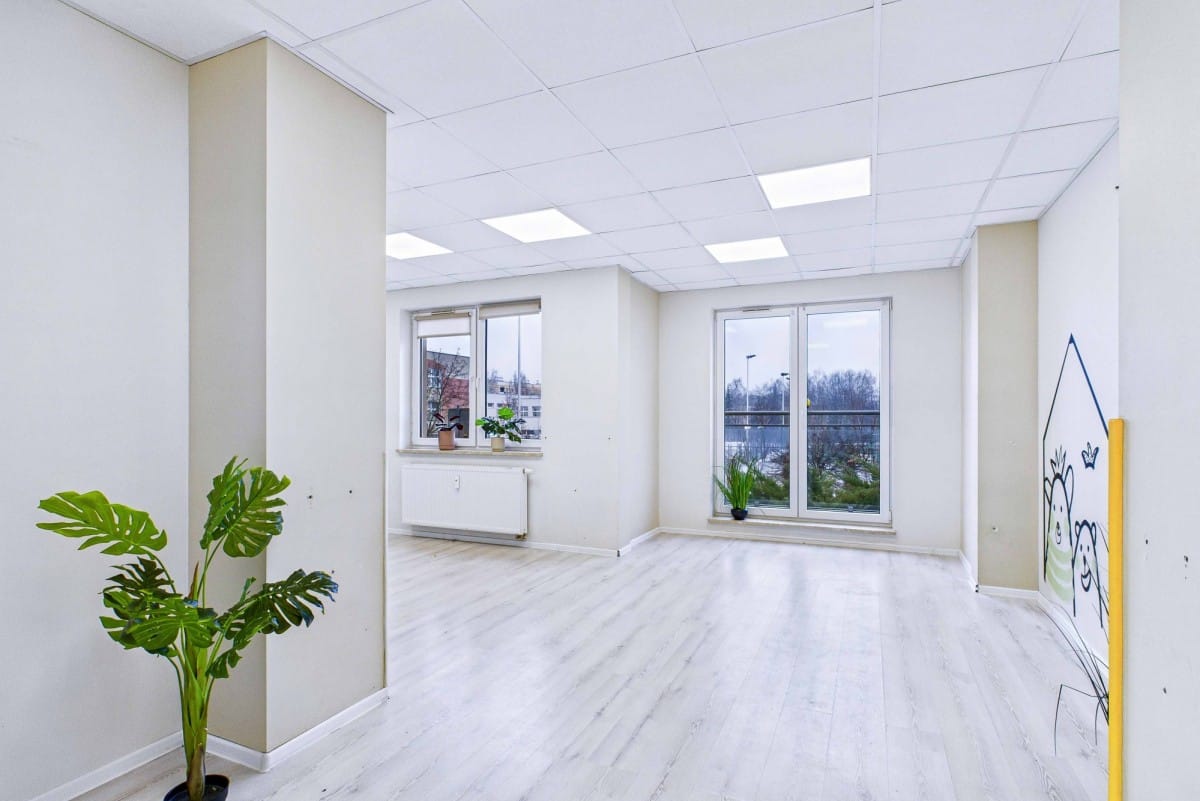 Lokal użytkowy  pokojowe na Sprzedaż