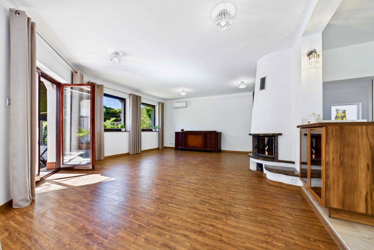 Dom 6 pokojowe na Sprzedaż