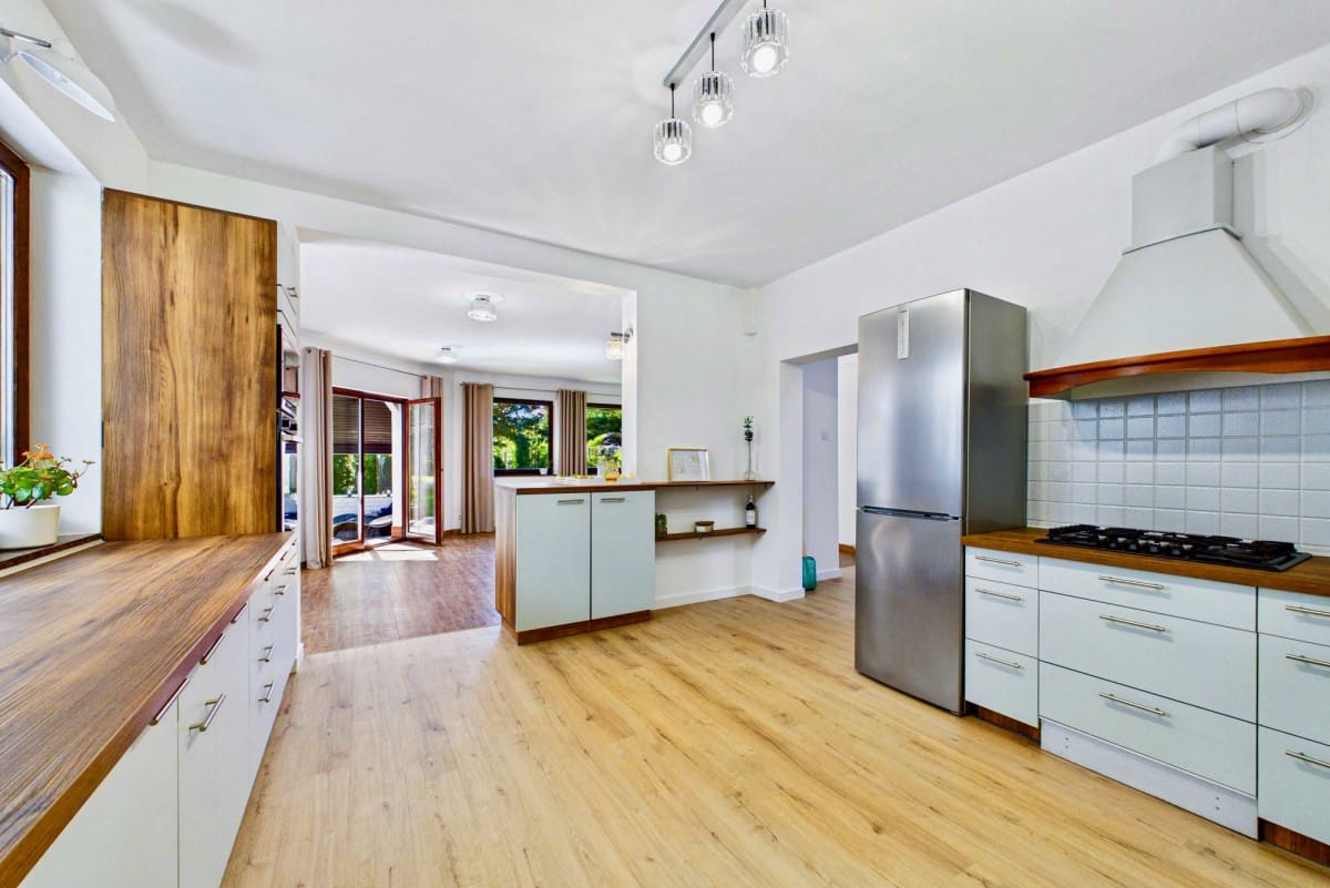 Dom 6 pokojowe na Sprzedaż