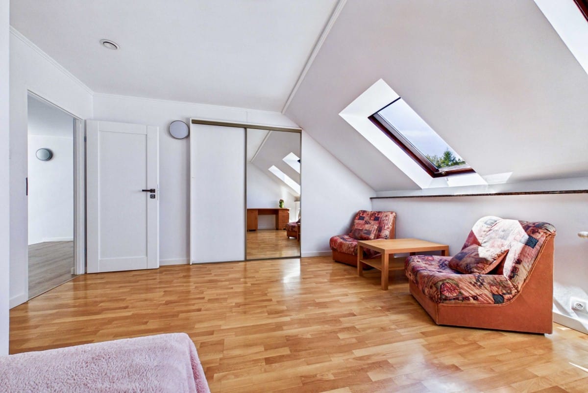 Dom 6 pokojowe na Sprzedaż