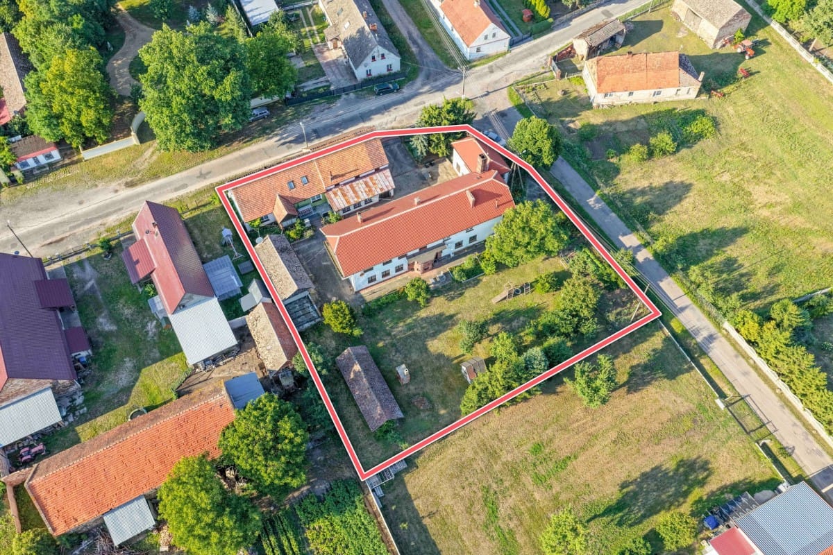 Dom 11 pokojowe na Sprzedaż