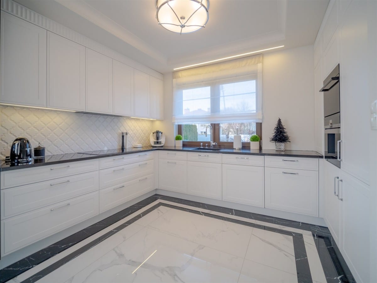 Dom 4 pokojowe na Sprzedaż