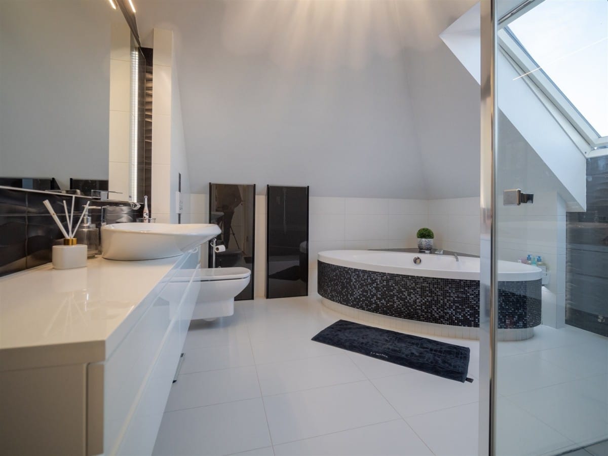 Dom 4 pokojowe na Sprzedaż