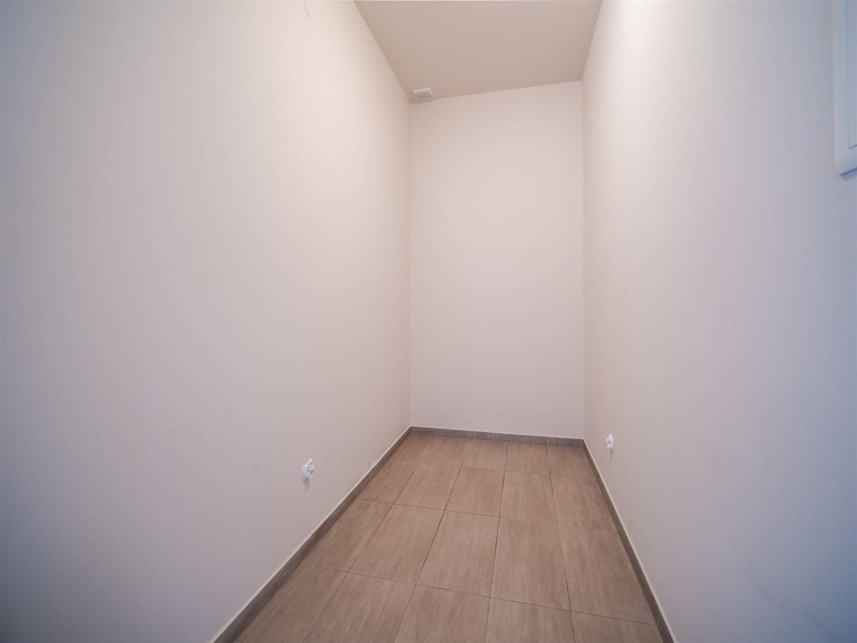 Lokal użytkowy  pokojowe na Sprzedaż