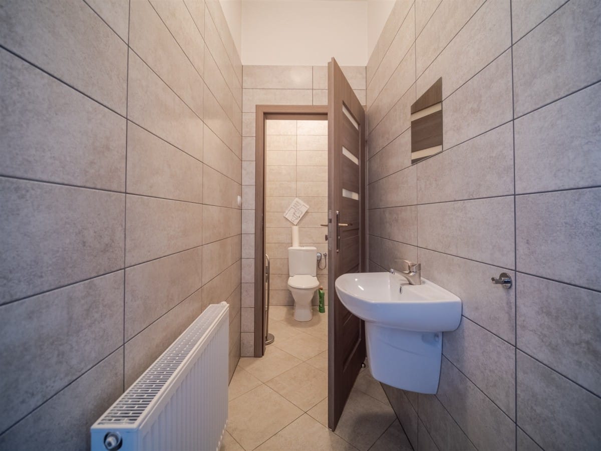 Lokal użytkowy  pokojowe na Sprzedaż