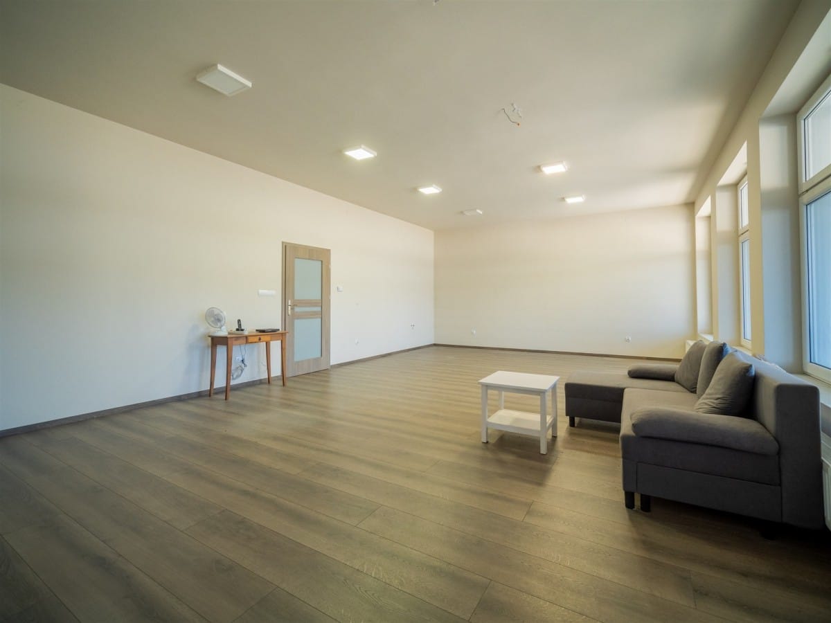 Lokal użytkowy  pokojowe na Sprzedaż