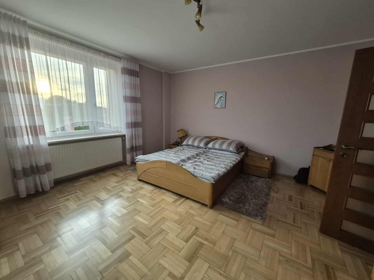 Dom 10 pokojowe na Sprzedaż