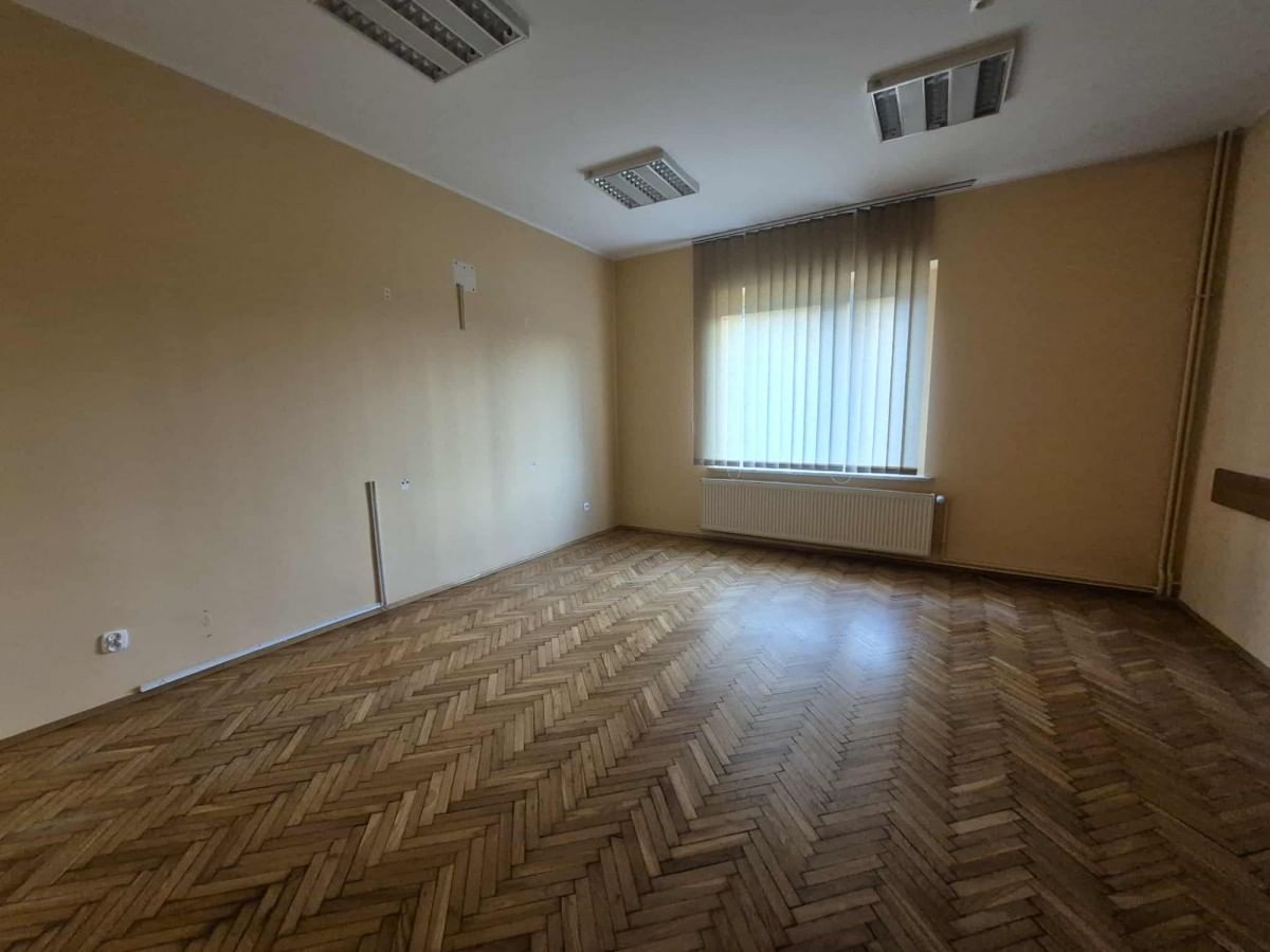 Dom 10 pokojowe na Sprzedaż