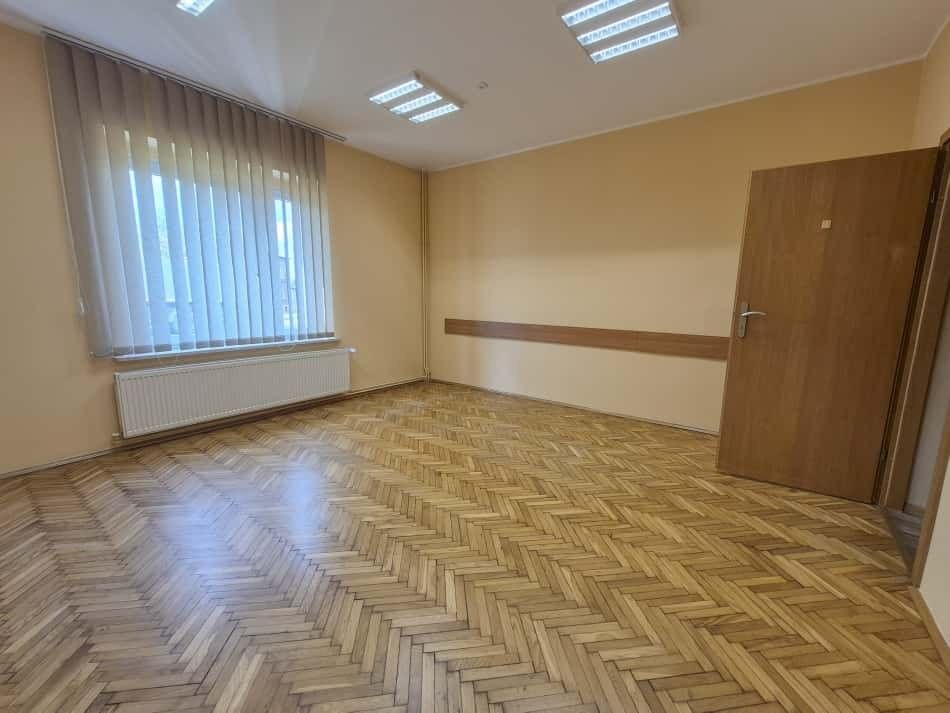 Dom 10 pokojowe na Sprzedaż