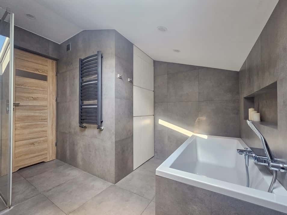 Dom 10 pokojowe na Sprzedaż