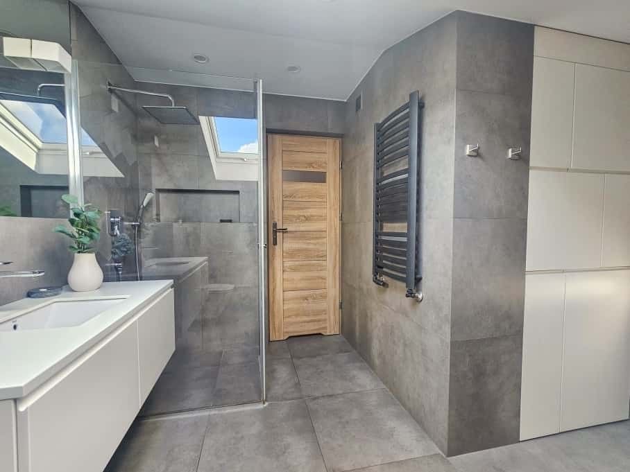 Dom 10 pokojowe na Sprzedaż