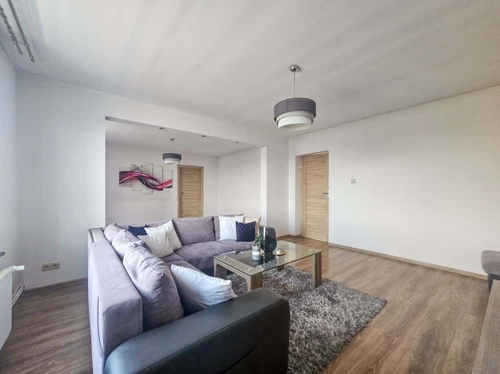 Dom 10 pokojowe na Sprzedaż