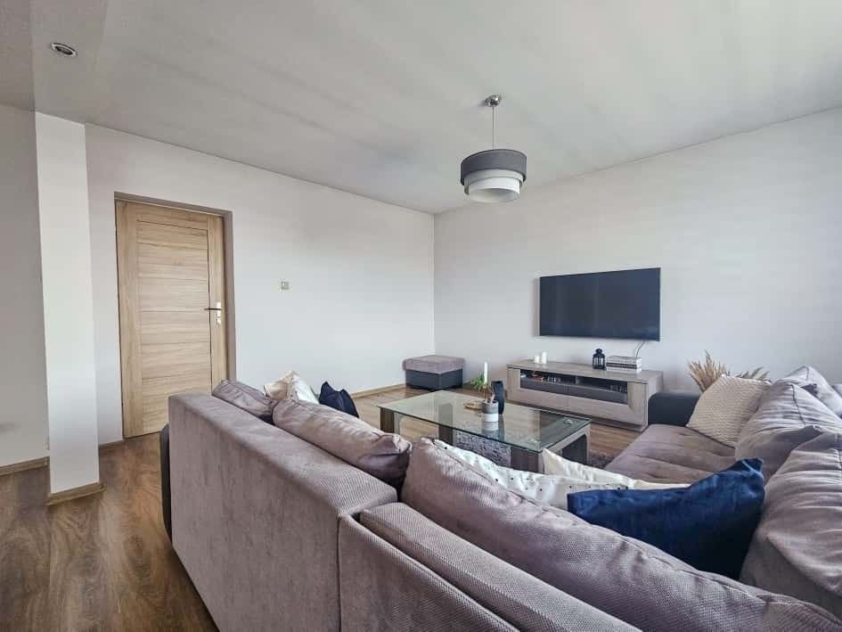 Dom 10 pokojowe na Sprzedaż