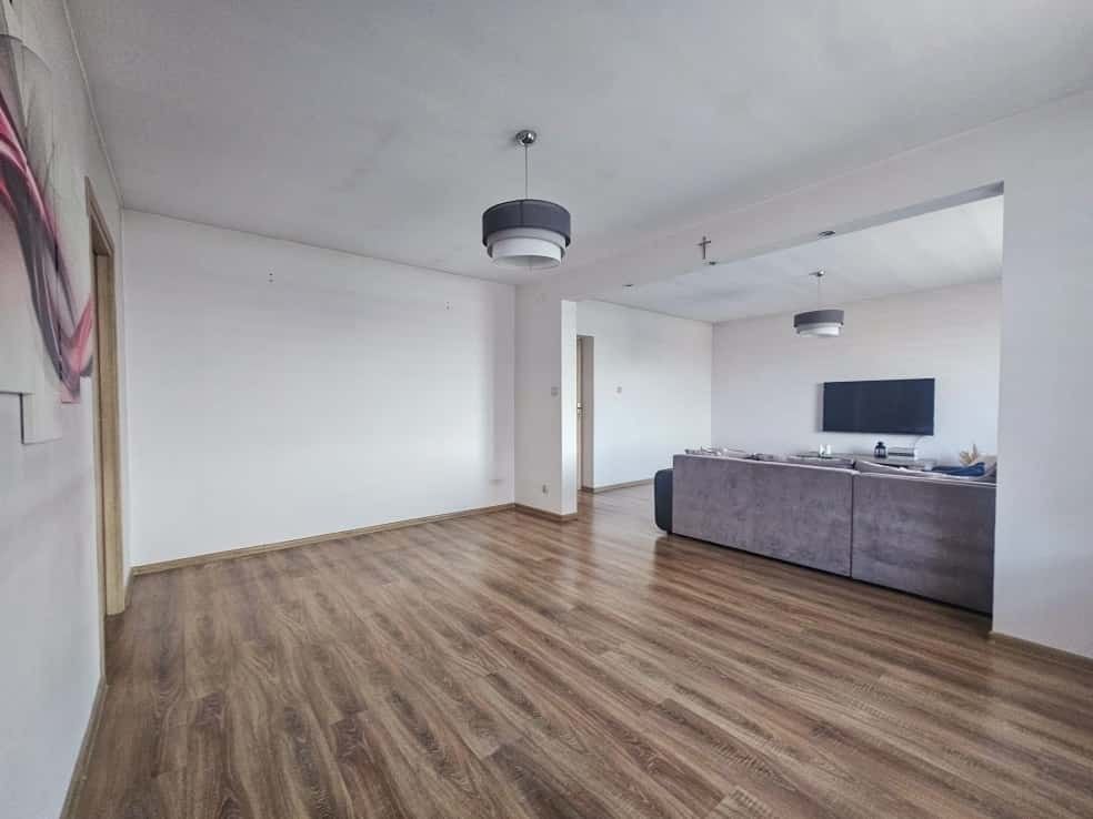 Dom 10 pokojowe na Sprzedaż