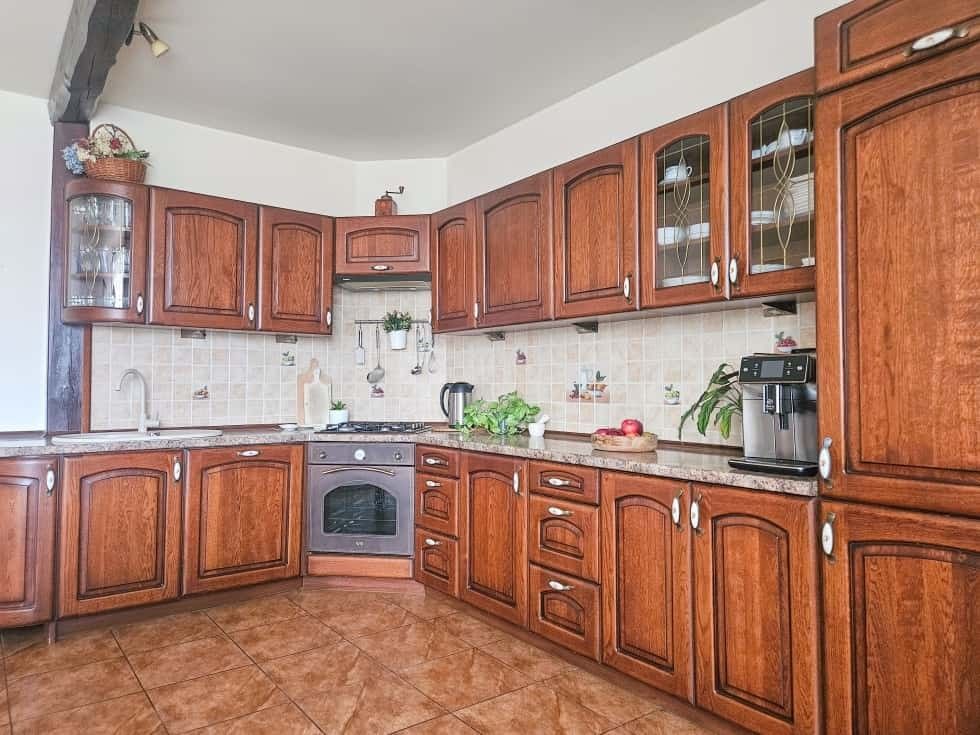 Dom 10 pokojowe na Sprzedaż