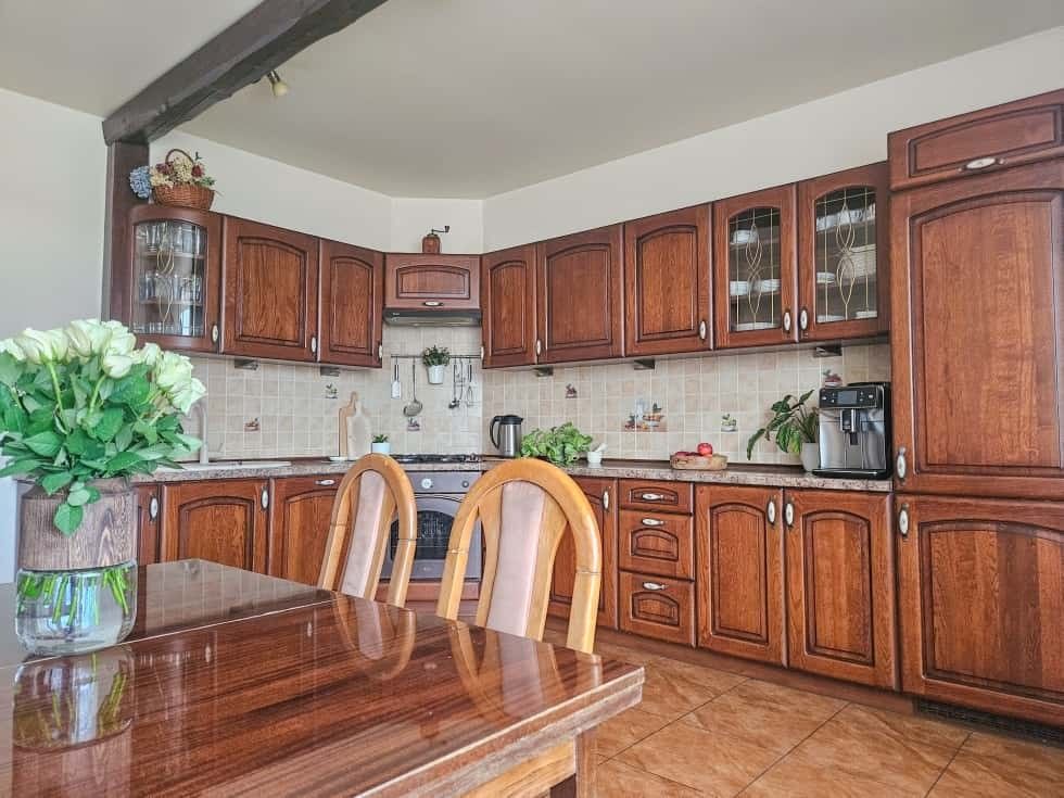 Dom 10 pokojowe na Sprzedaż