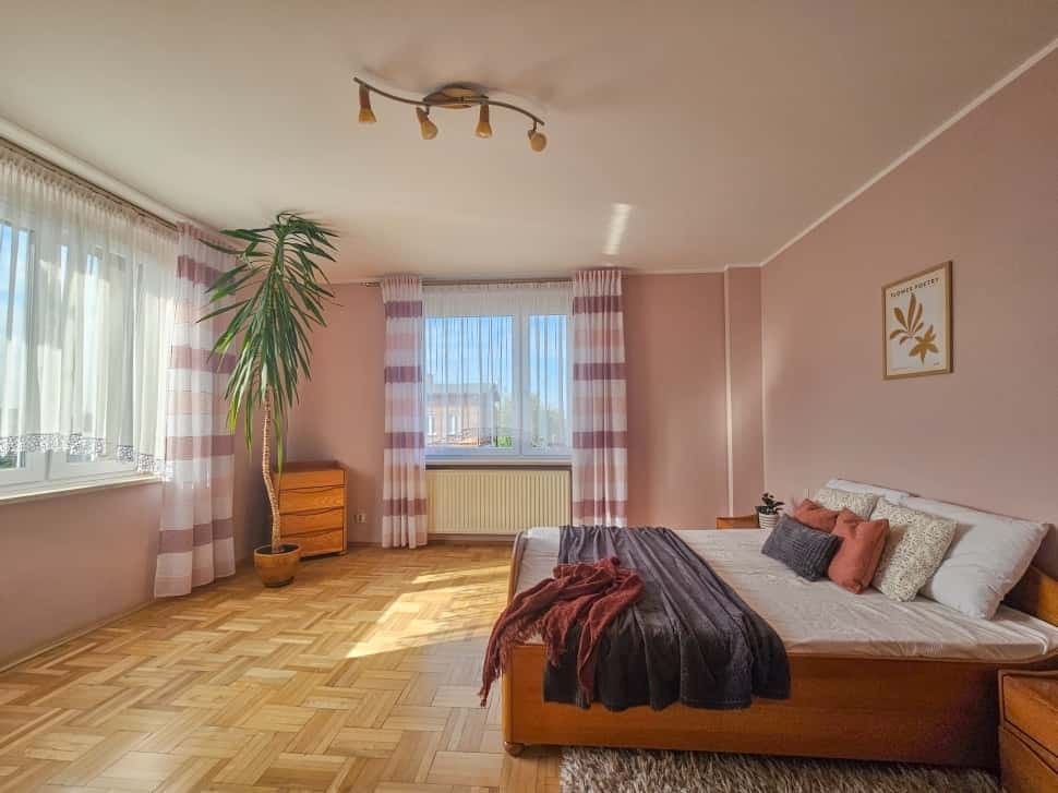 Dom 10 pokojowe na Sprzedaż