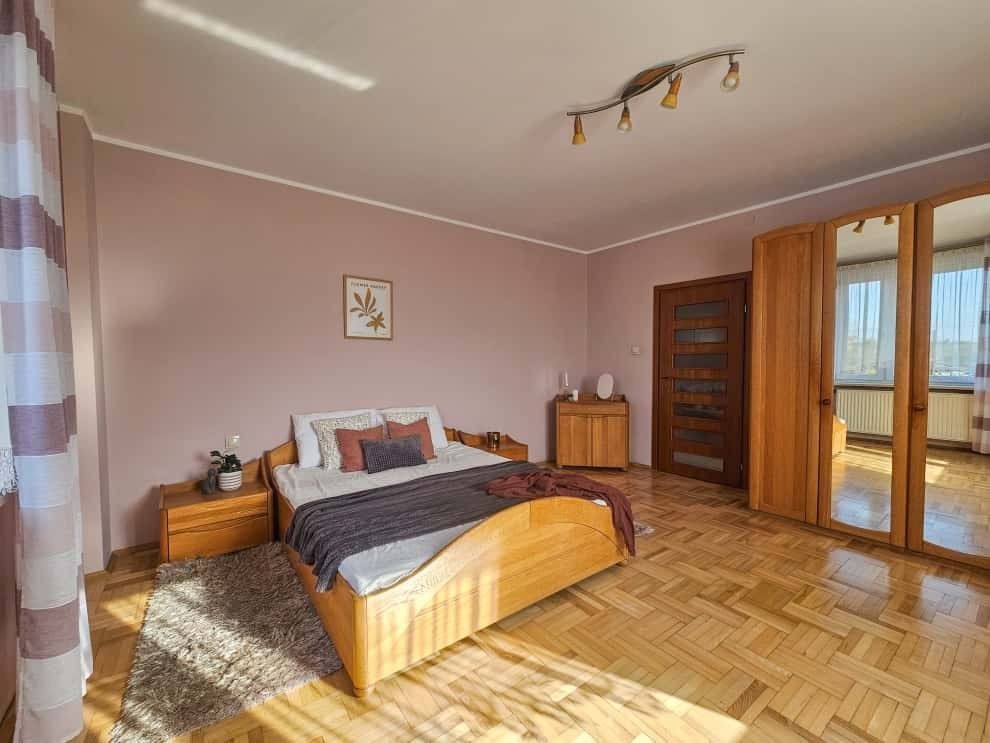 Dom 10 pokojowe na Sprzedaż